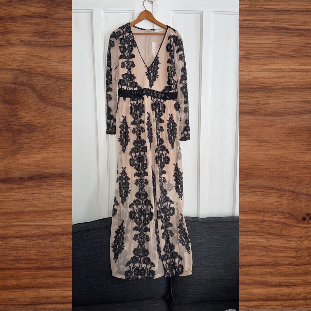 Beautiful dress, may be worn for wedding